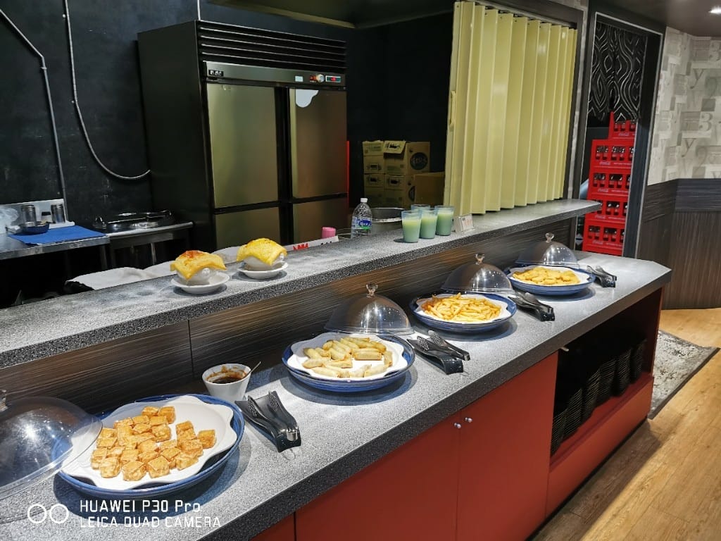 【新莊美食】 輔大牛排百匯，兩個同行一人免費，當然要來試看看