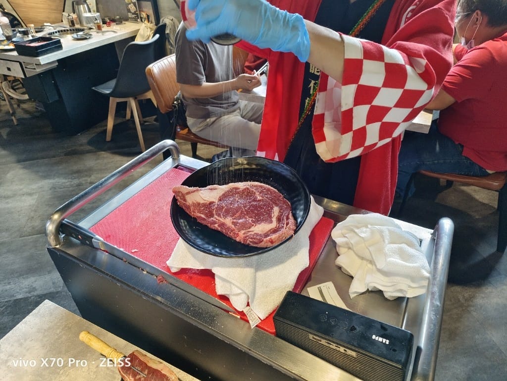 【台北美食】 肉次方，王品集團下的燒肉吃到飽，肉質和環境真的好棒