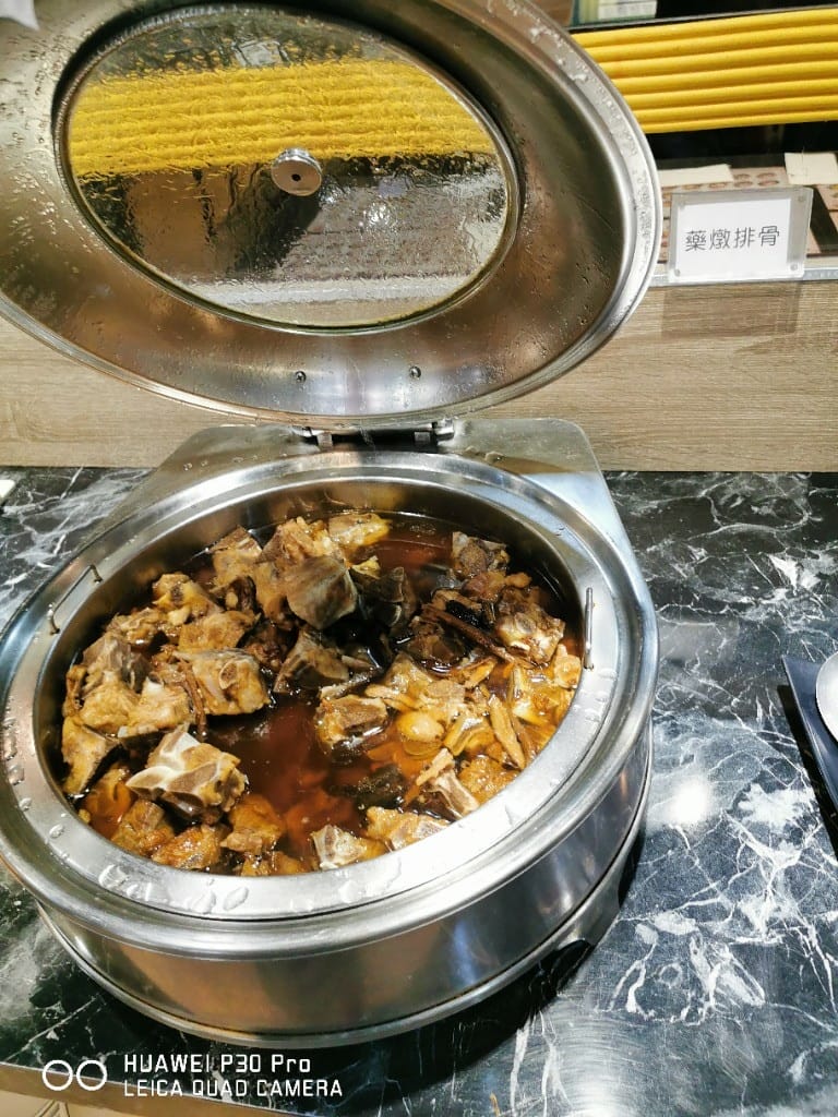 【新莊美食】 輔大牛排百匯，兩個同行一人免費，當然要來試看看