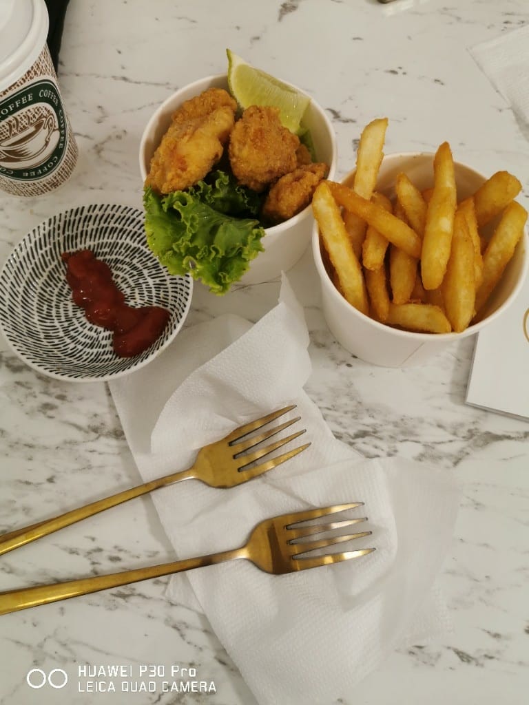 【台北美食】 HOKA CAFE，讓人念念不忘平價又美味的漢堡
