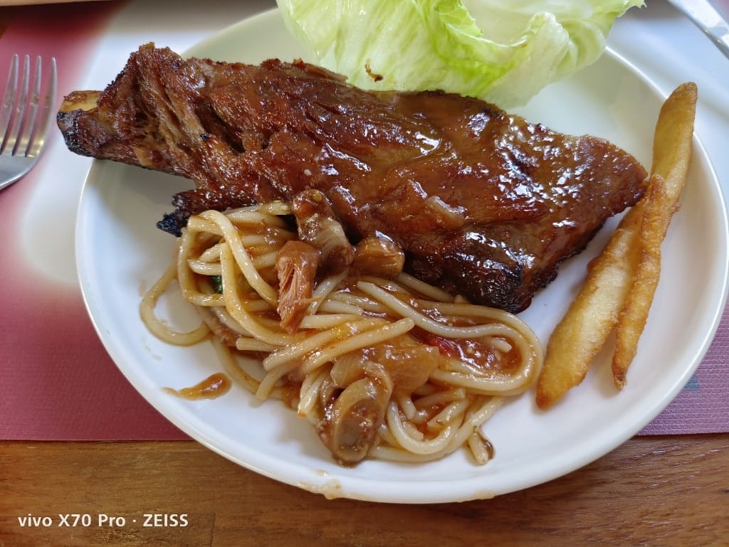 【新北美食】 肋霸美式豬肋排，霸氣十足又美味的豬肋排