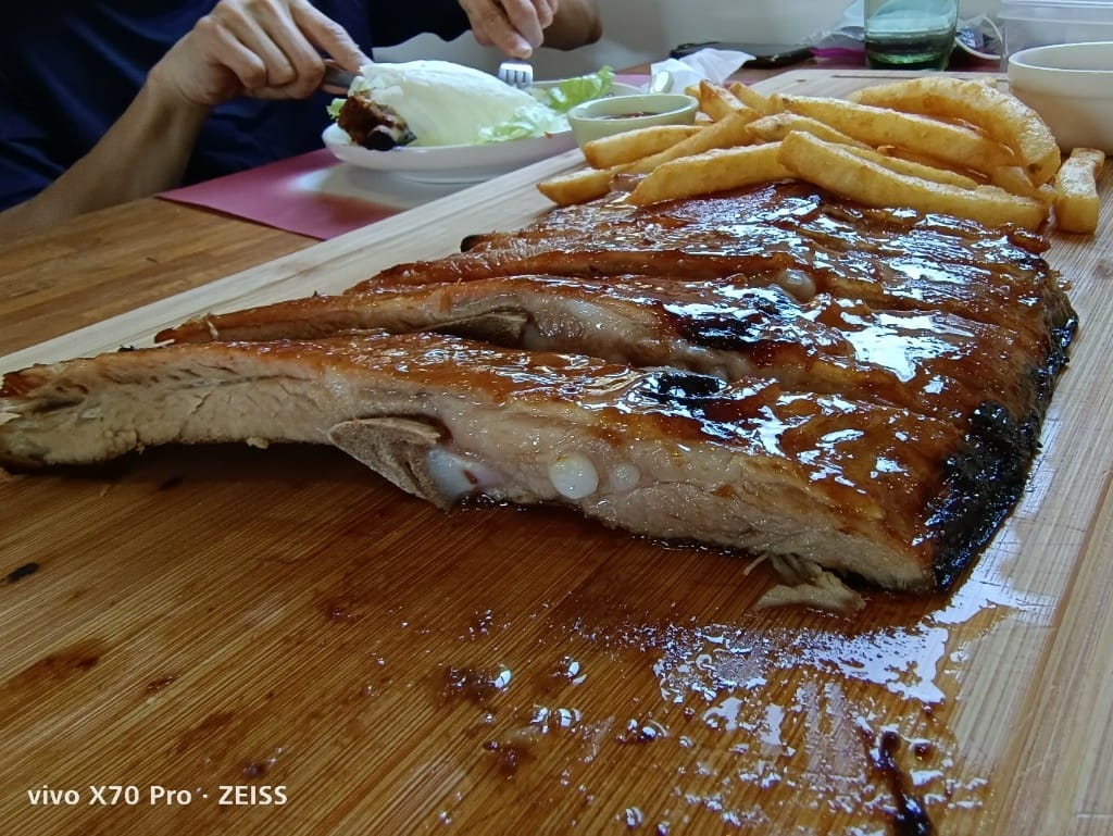 【新北美食】 肋霸美式豬肋排，霸氣十足又美味的豬肋排