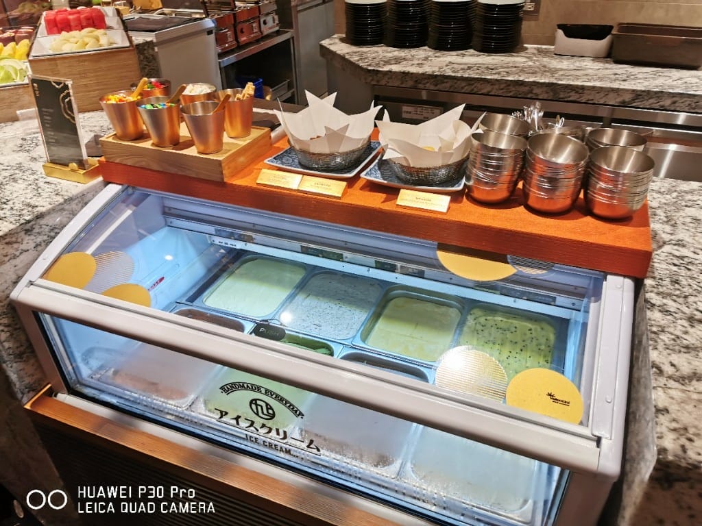 【台北美食】 旭集，最無雷的自助百匯