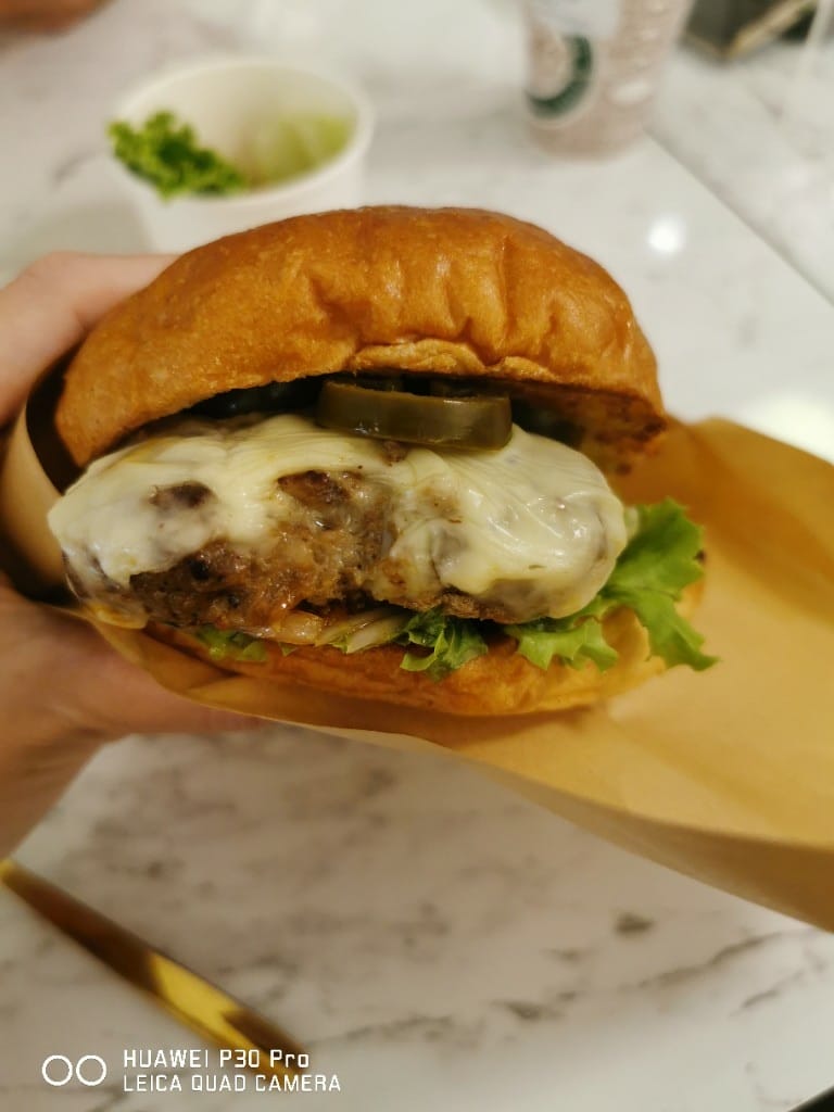 【台北美食】 HOKA CAFE，讓人念念不忘平價又美味的漢堡