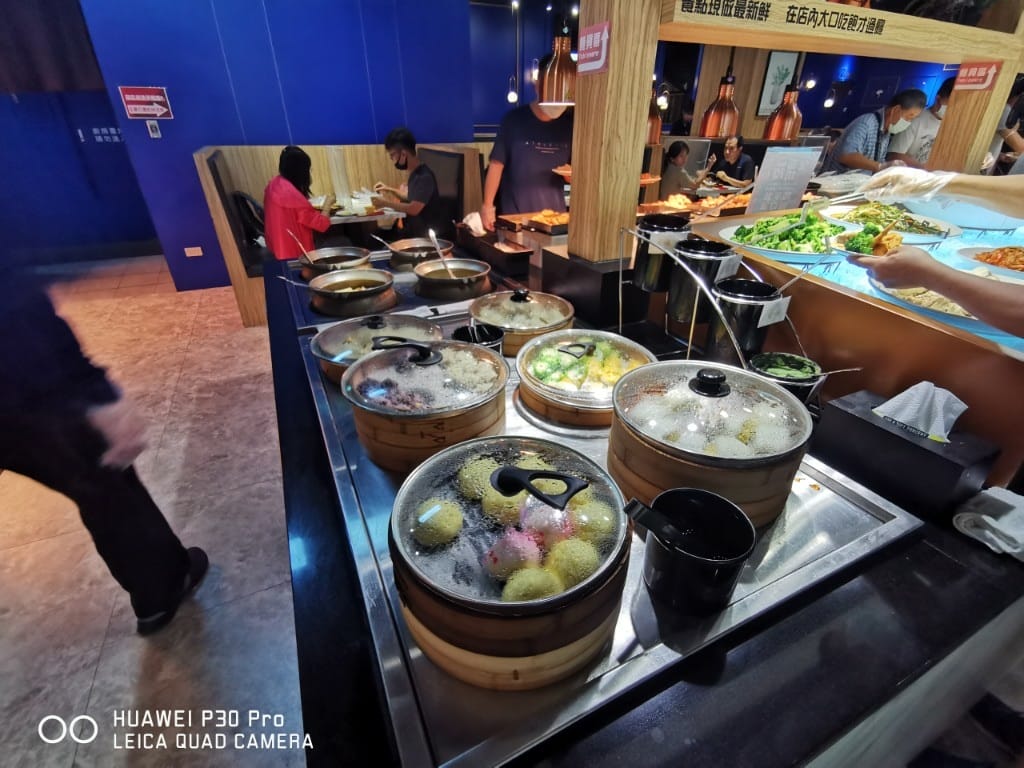 【中和美食】 我家牛排中和店1&2訪，找不到比這裡更超值的平價牛排百匯了