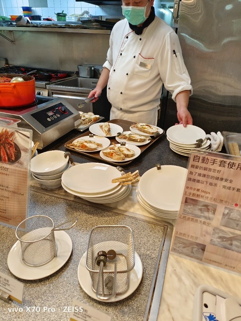 【台北美食】 六福萬怡敘日餐廳,現點現蒸龍蝦吃到飽,假日午晚餐只要5倍券1000+148 - 第33張圖 【台北美食】 六福萬怡敘日餐廳,現點現蒸龍蝦吃到飽,假日午晚餐只要5倍券1000+148