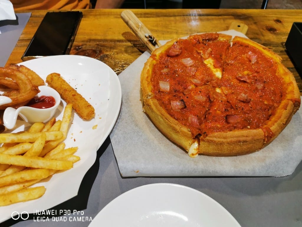 【台北美食】 LOVE_AT_FIRST_BITE，全台第一家深盤pizza專賣店