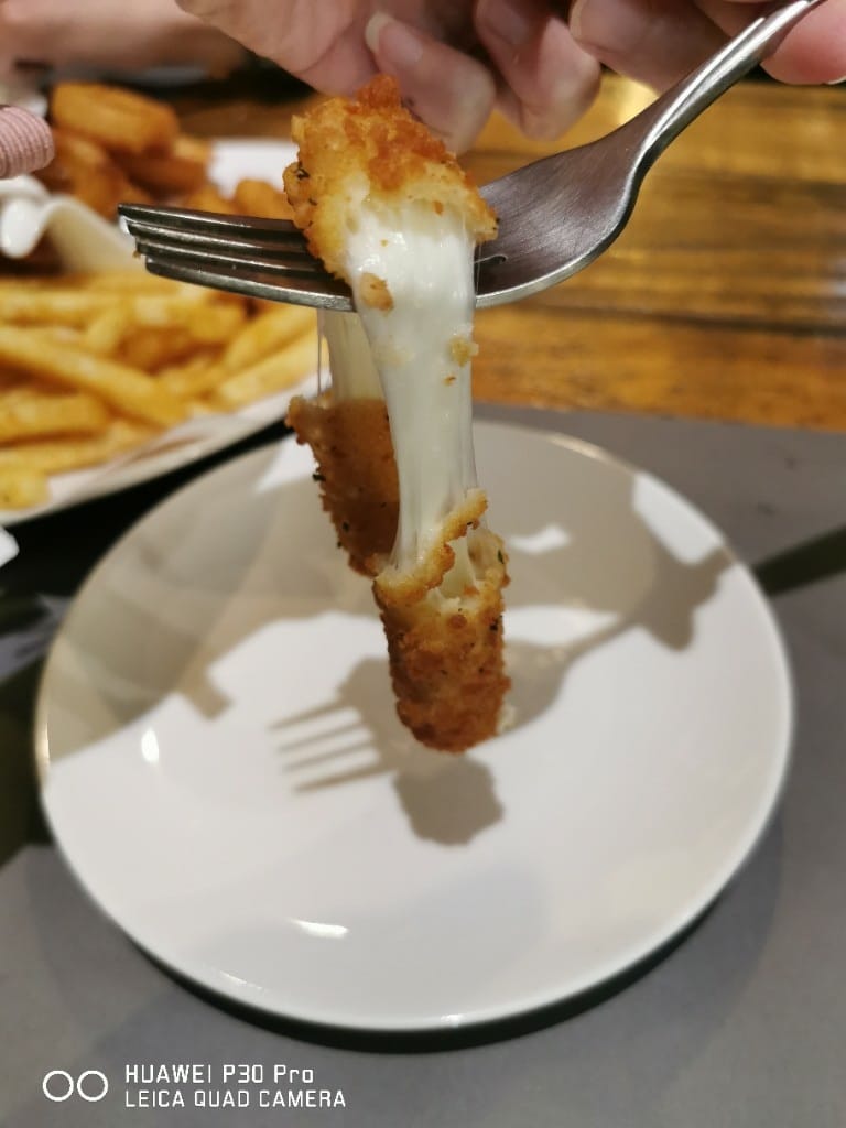 【台北美食】 LOVE_AT_FIRST_BITE，全台第一家深盤pizza專賣店