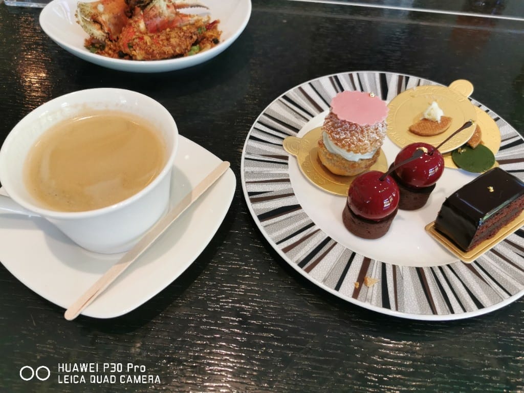 【台北美食】 寒舍艾美探索廚房，被甜點吸引來的神奇自助百匯（龍蝦吃到飽已取消）