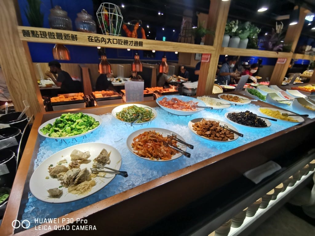 【中和美食】 我家牛排中和店1&2訪，找不到比這裡更超值的平價牛排百匯了