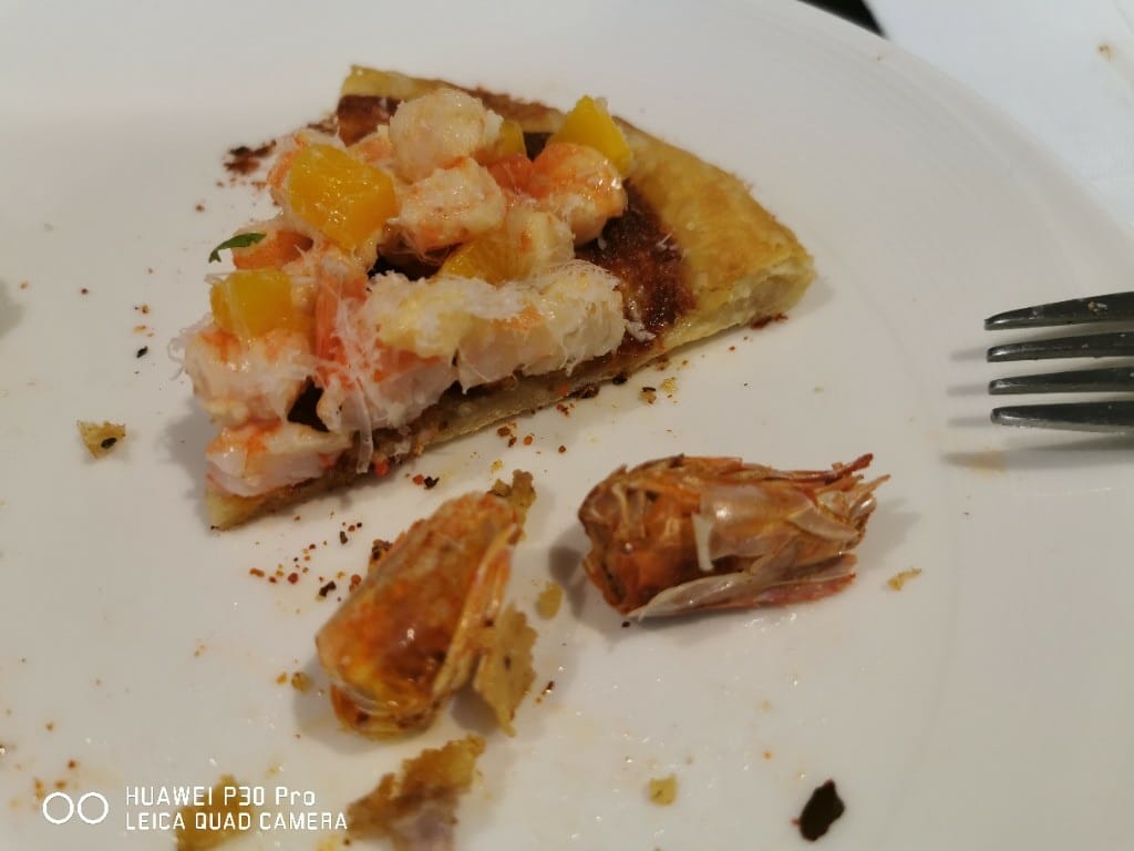 【台北美食】 義大利米蘭手工窯烤披薩，此生吃過用料最實在的鮮蝦披薩