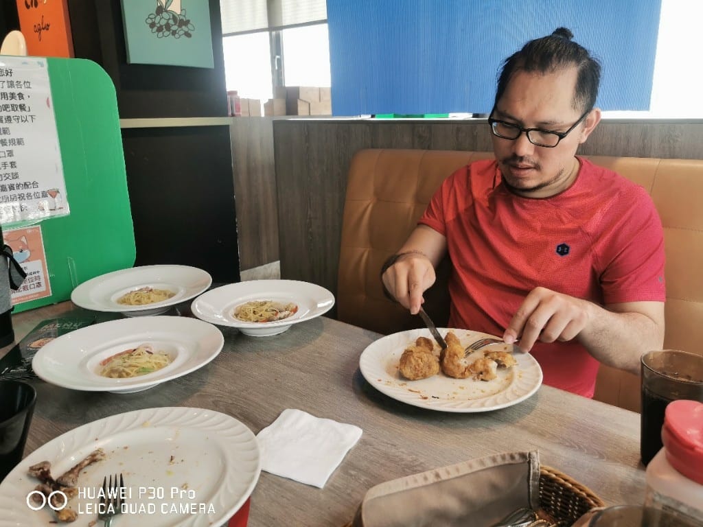 【新莊美食】 鬥牛士義式廚房，美味Pizza和炸物又平價的聚餐好選擇