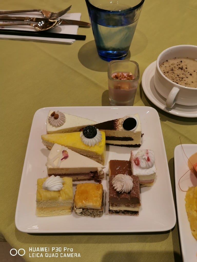 【台北美食】 神旺大飯店伯品廊西餐廳，小而巧的飯店百匯