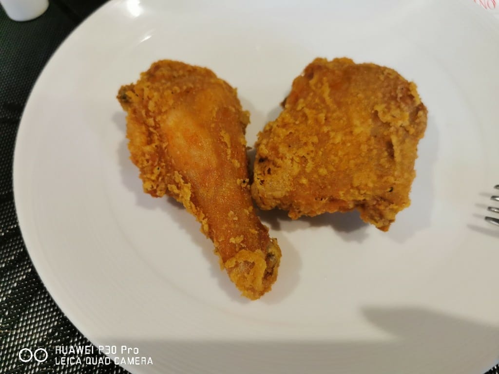【台北美食】 義大利米蘭手工窯烤披薩，此生吃過用料最實在的鮮蝦披薩