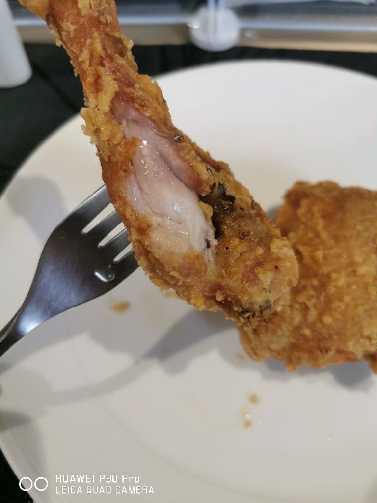 【台北美食】 義大利米蘭手工窯烤披薩，此生吃過用料最實在的鮮蝦披薩