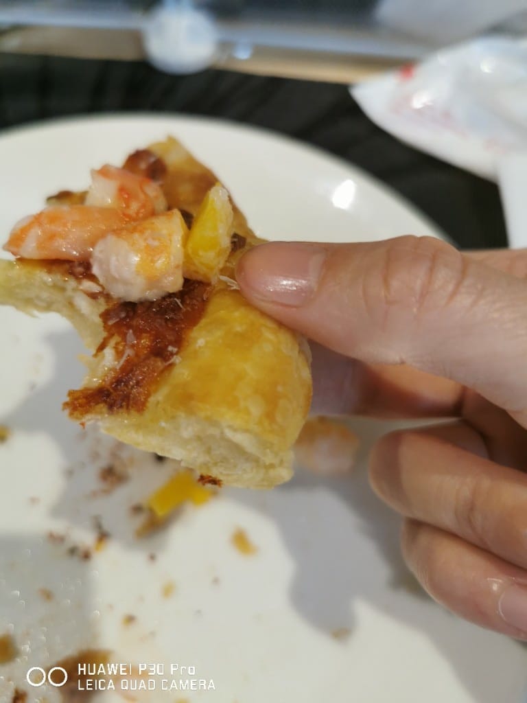 【台北美食】 義大利米蘭手工窯烤披薩，此生吃過用料最實在的鮮蝦披薩