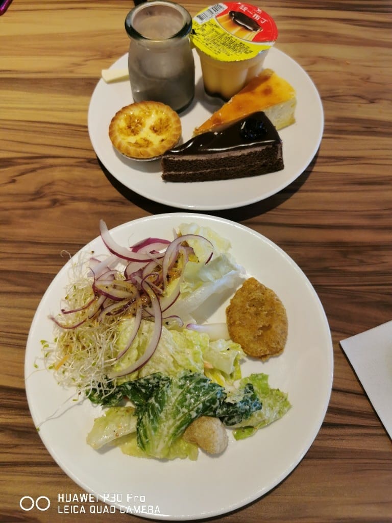 【台北美食】 我家牛排三民店，小巧實惠的牛1
排百匯