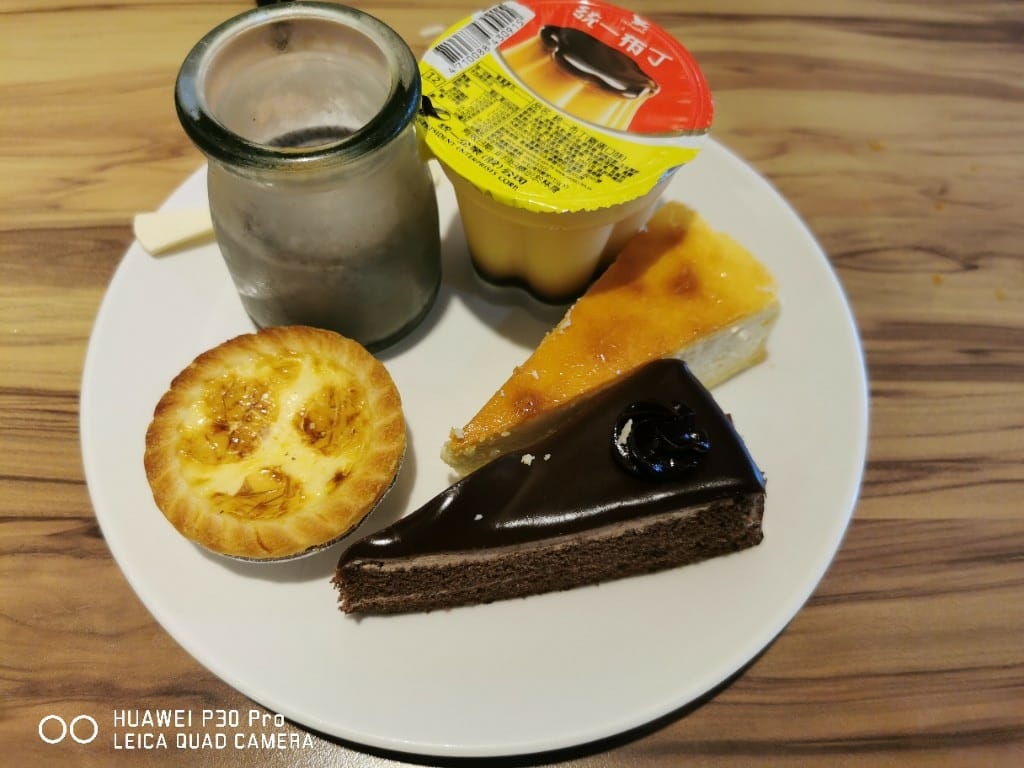 【台北美食】 我家牛排三民店，小巧實惠的牛1
排百匯