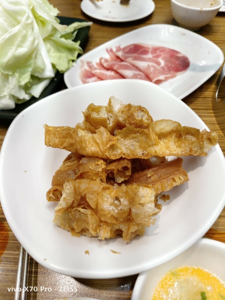 【新莊美食】 詹記麻辣火鍋，訂位已排到一個半月後的美味麻辣鍋