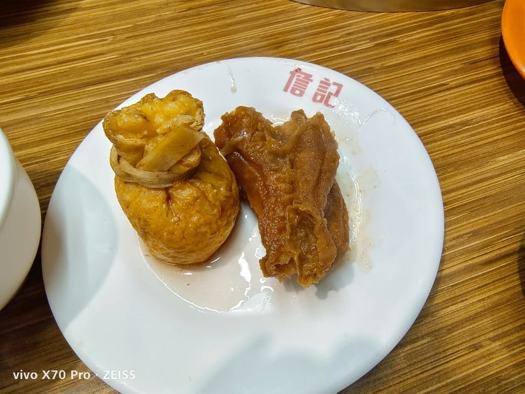 【新莊美食】 詹記麻辣火鍋，訂位已排到一個半月後的美味麻辣鍋