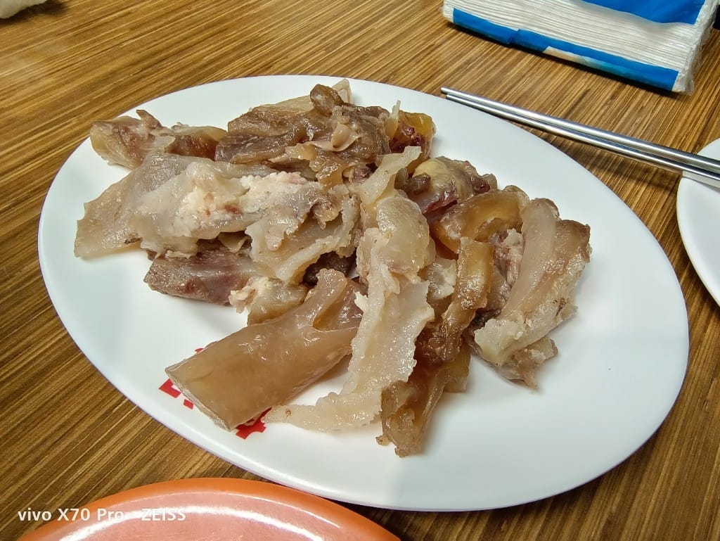 【新莊美食】 詹記麻辣火鍋，訂位已排到一個半月後的美味麻辣鍋