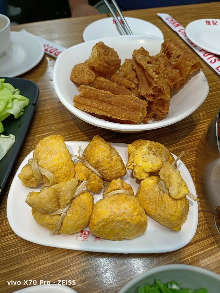 【新莊美食】 詹記麻辣火鍋，訂位已排到一個半月後的美味麻辣鍋