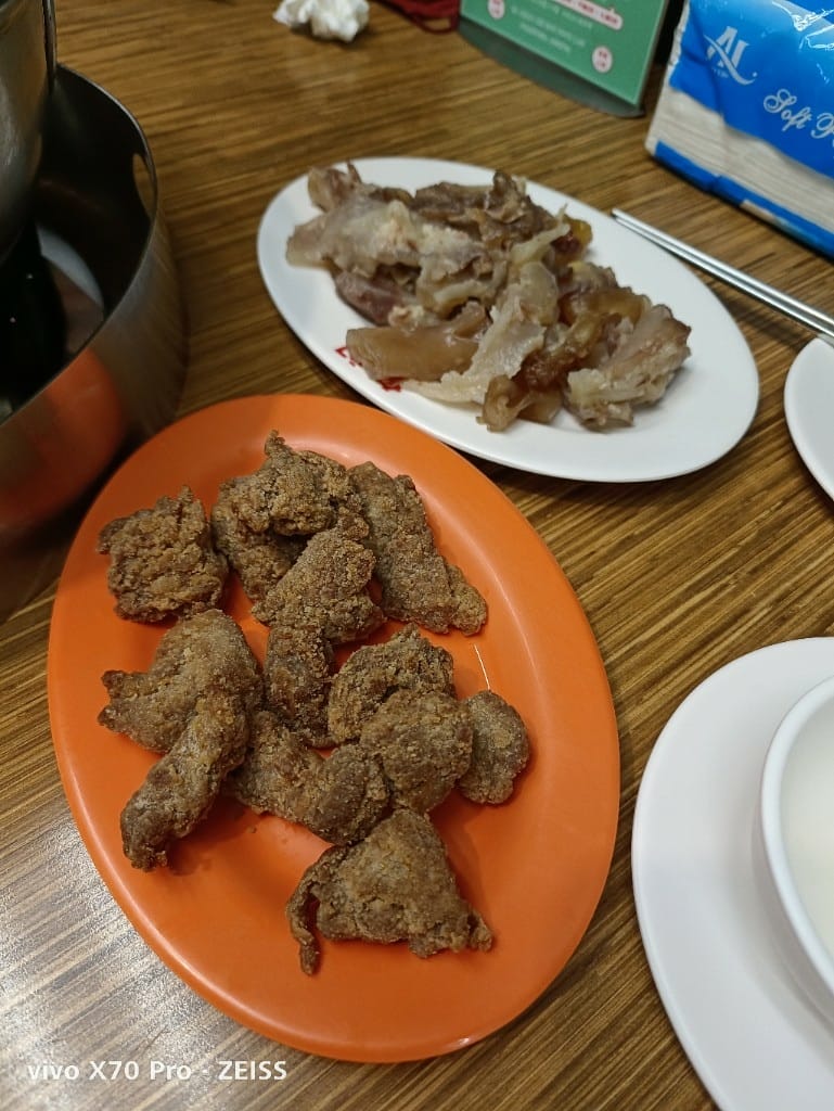 【新莊美食】 詹記麻辣火鍋，訂位已排到一個半月後的美味麻辣鍋