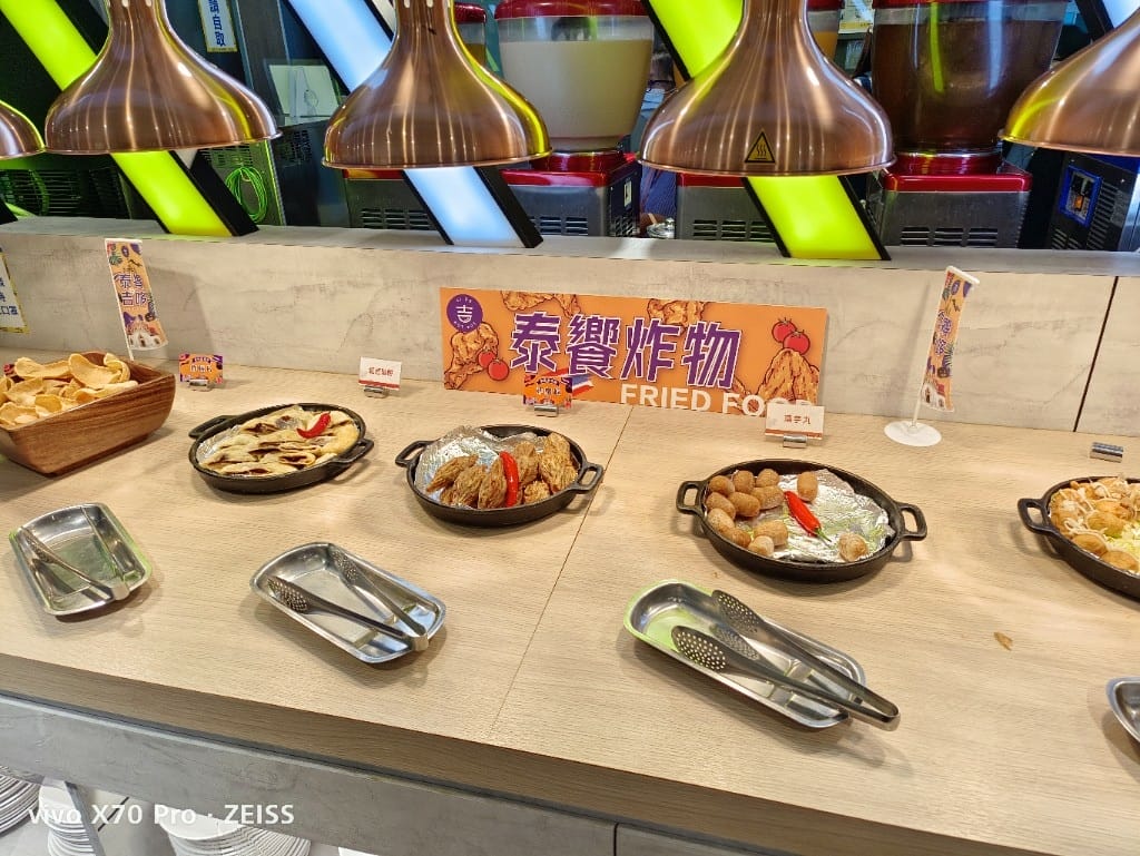 【板橋美食】 吉哆火鍋百匯，錢都火鍋新品牌吃到飽，趁著泰國美食季吃起來