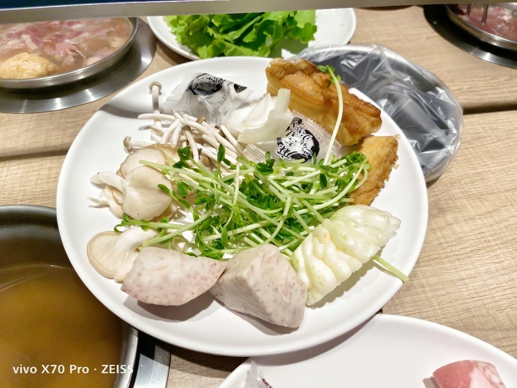 【板橋美食】 吉哆火鍋百匯，錢都火鍋新品牌吃到飽，趁著泰國美食季吃起來