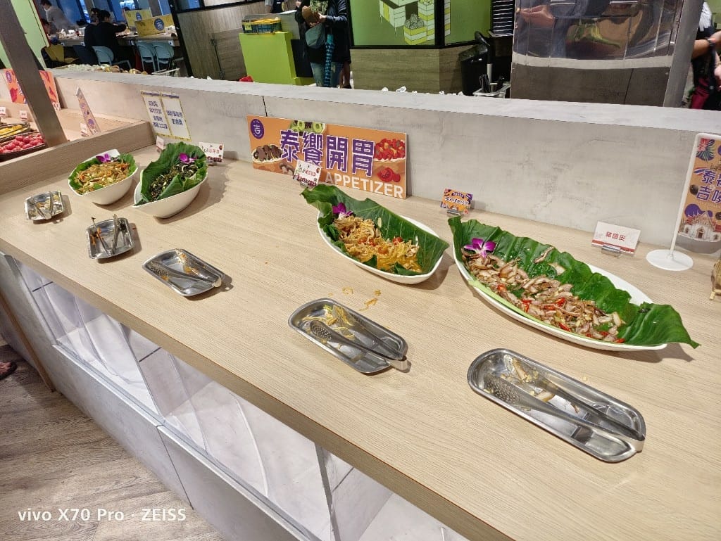 【板橋美食】 吉哆火鍋百匯，錢都火鍋新品牌吃到飽，趁著泰國美食季吃起來