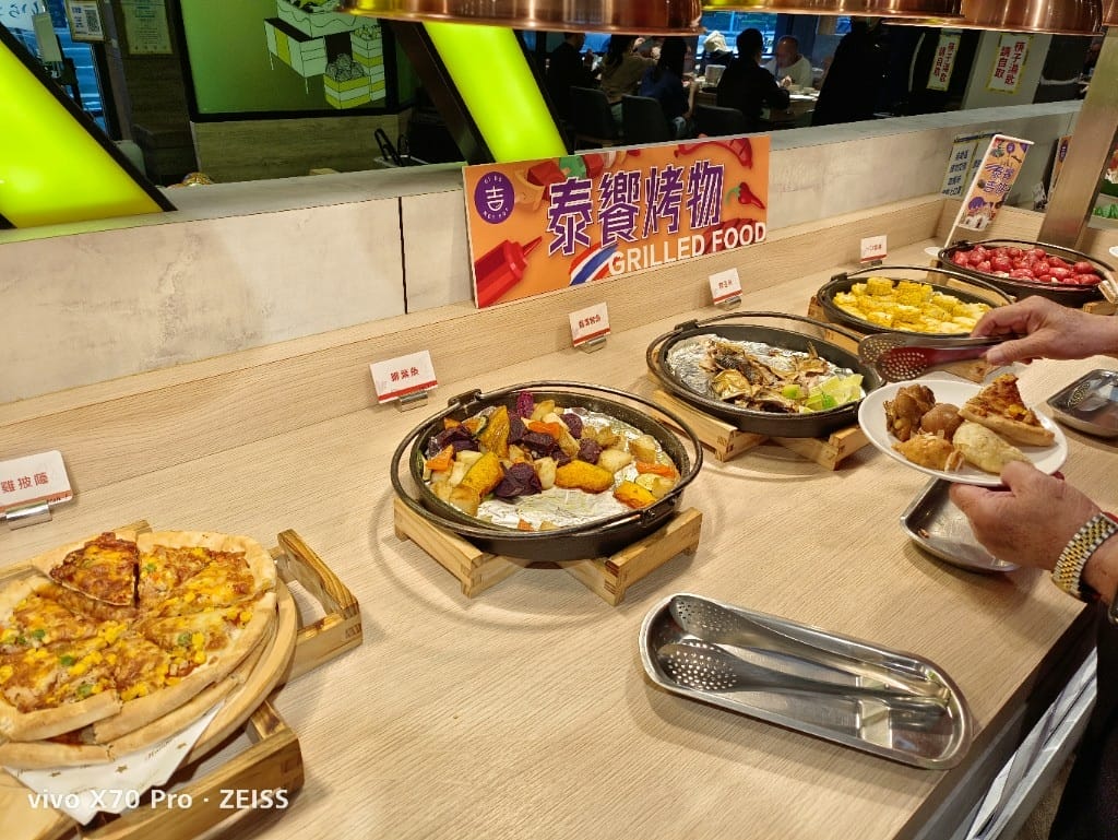 【板橋美食】 吉哆火鍋百匯，錢都火鍋新品牌吃到飽，趁著泰國美食季吃起來