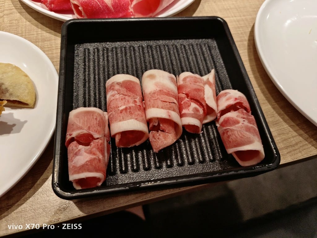 【板橋美食】 吉哆火鍋百匯，錢都火鍋新品牌吃到飽，趁著泰國美食季吃起來
