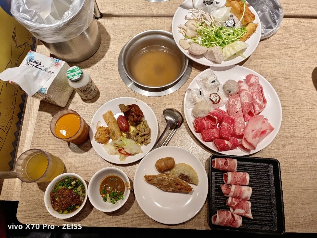 【板橋美食】 吉哆火鍋百匯，錢都火鍋新品牌吃到飽，趁著泰國美食季吃起來