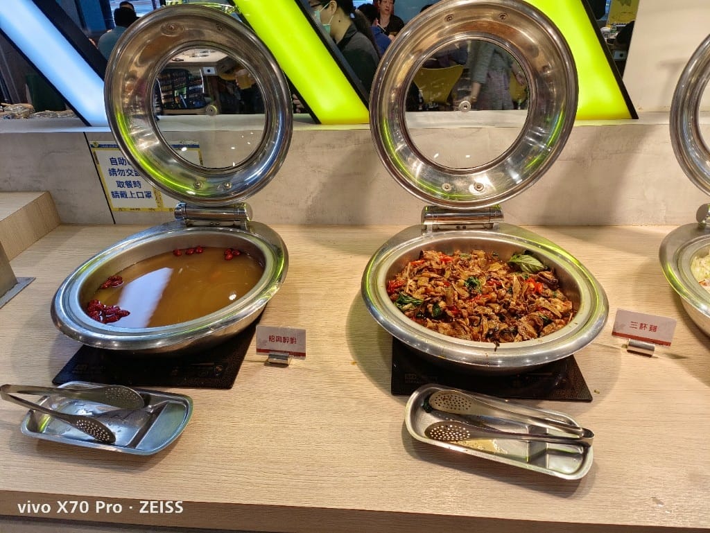【板橋美食】 吉哆火鍋百匯，錢都火鍋新品牌吃到飽，趁著泰國美食季吃起來