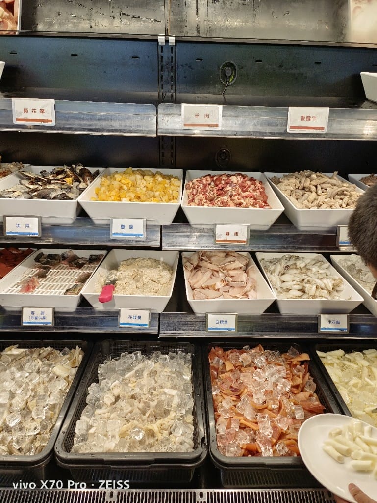 【板橋美食】 吉哆火鍋百匯，錢都火鍋新品牌吃到飽，趁著泰國美食季吃起來