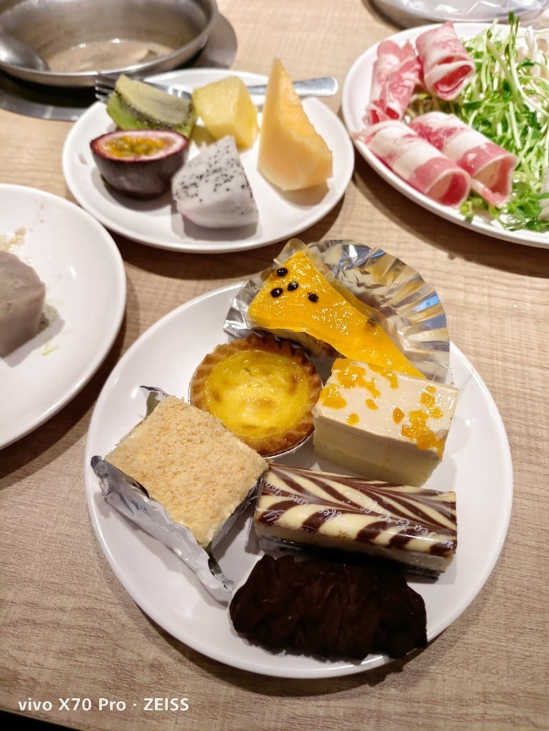 【板橋美食】 吉哆火鍋百匯，錢都火鍋新品牌吃到飽，趁著泰國美食季吃起來