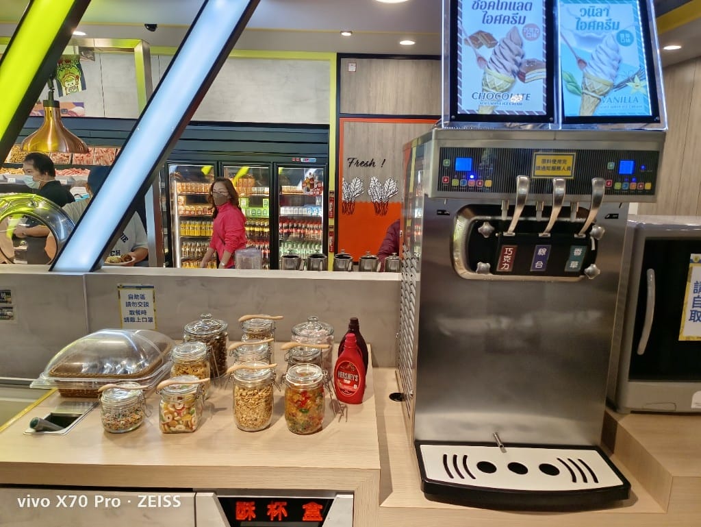 【板橋美食】 吉哆火鍋百匯，錢都火鍋新品牌吃到飽，趁著泰國美食季吃起來