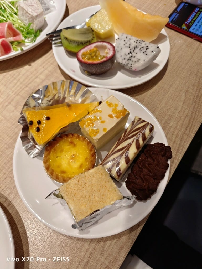 【板橋美食】 吉哆火鍋百匯，錢都火鍋新品牌吃到飽，趁著泰國美食季吃起來