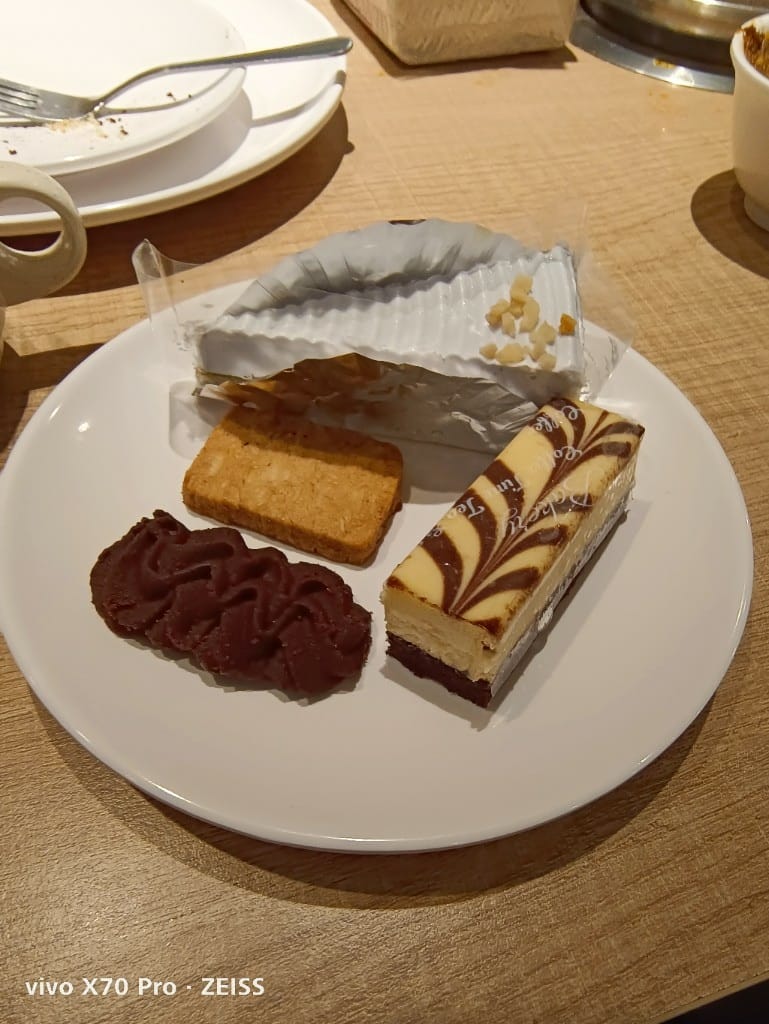 【板橋美食】 吉哆火鍋百匯，錢都火鍋新品牌吃到飽，趁著泰國美食季吃起來