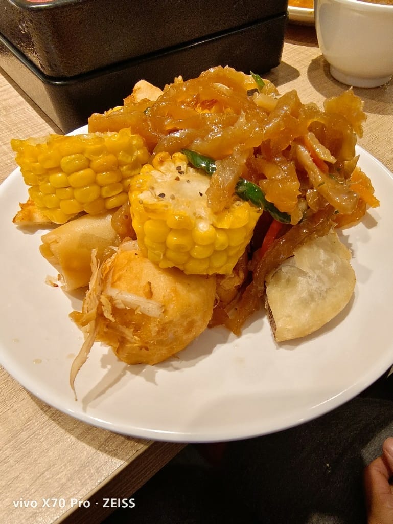 【板橋美食】 吉哆火鍋百匯，錢都火鍋新品牌吃到飽，趁著泰國美食季吃起來