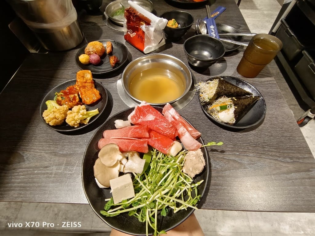 【台北美食】 新千葉火鍋，平假日一樣價位的佛心店家