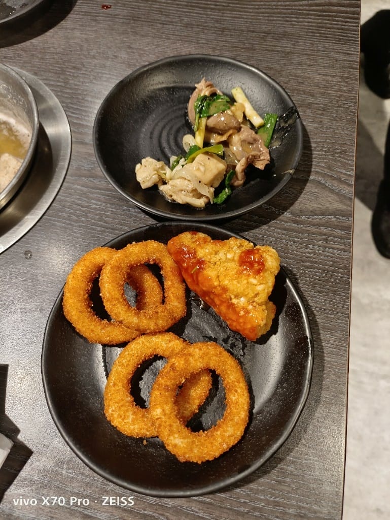 【台北美食】 新千葉火鍋，平假日一樣價位的佛心店家