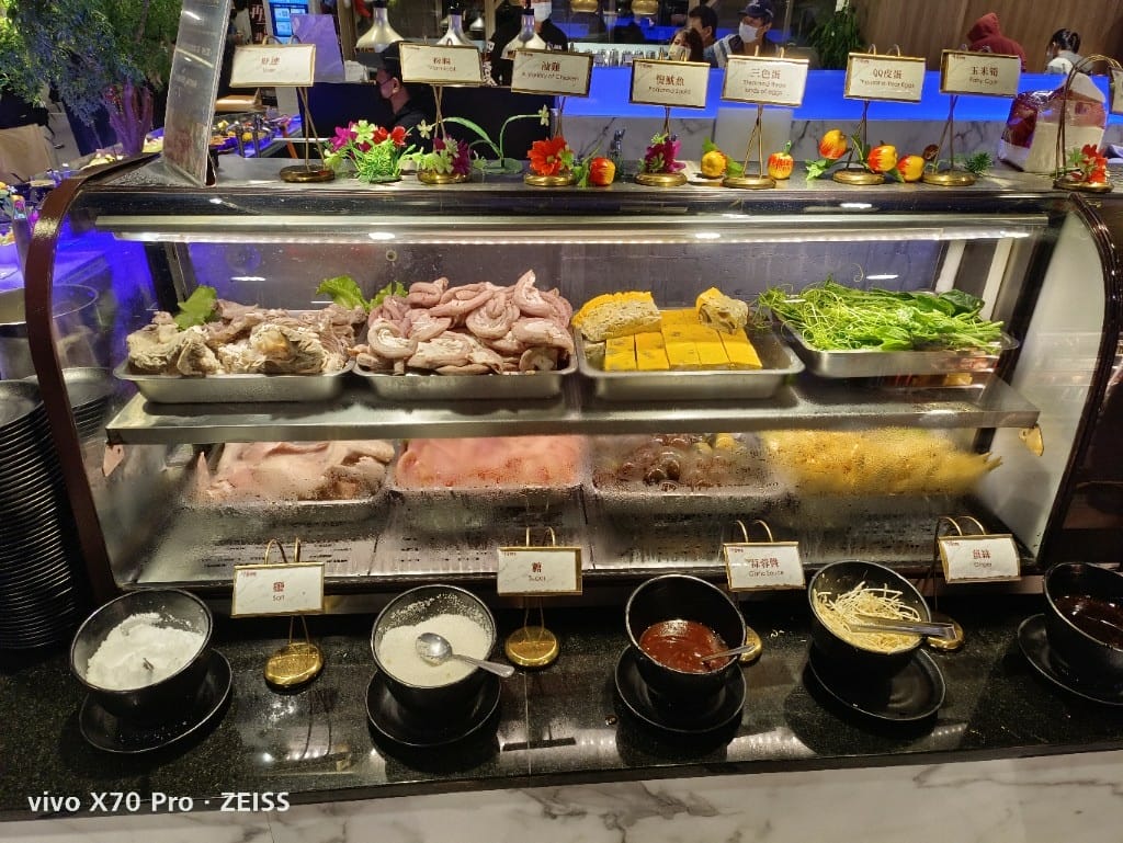 【台北美食】 新千葉火鍋，平假日一樣價位的佛心店家