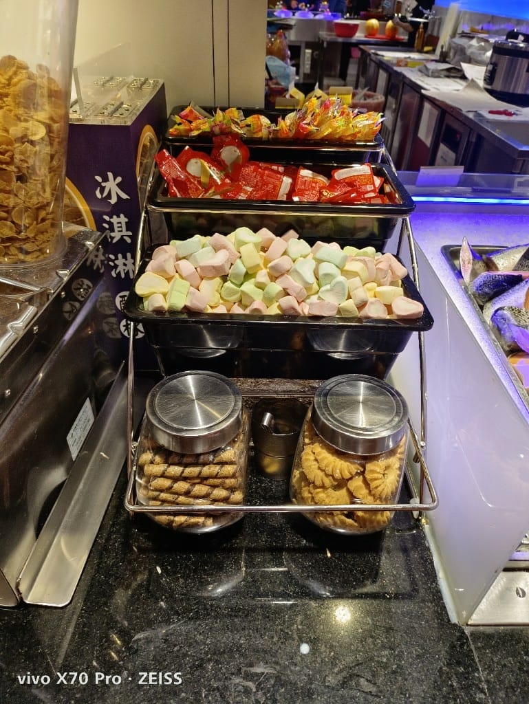 【台北美食】 新千葉火鍋，平假日一樣價位的佛心店家