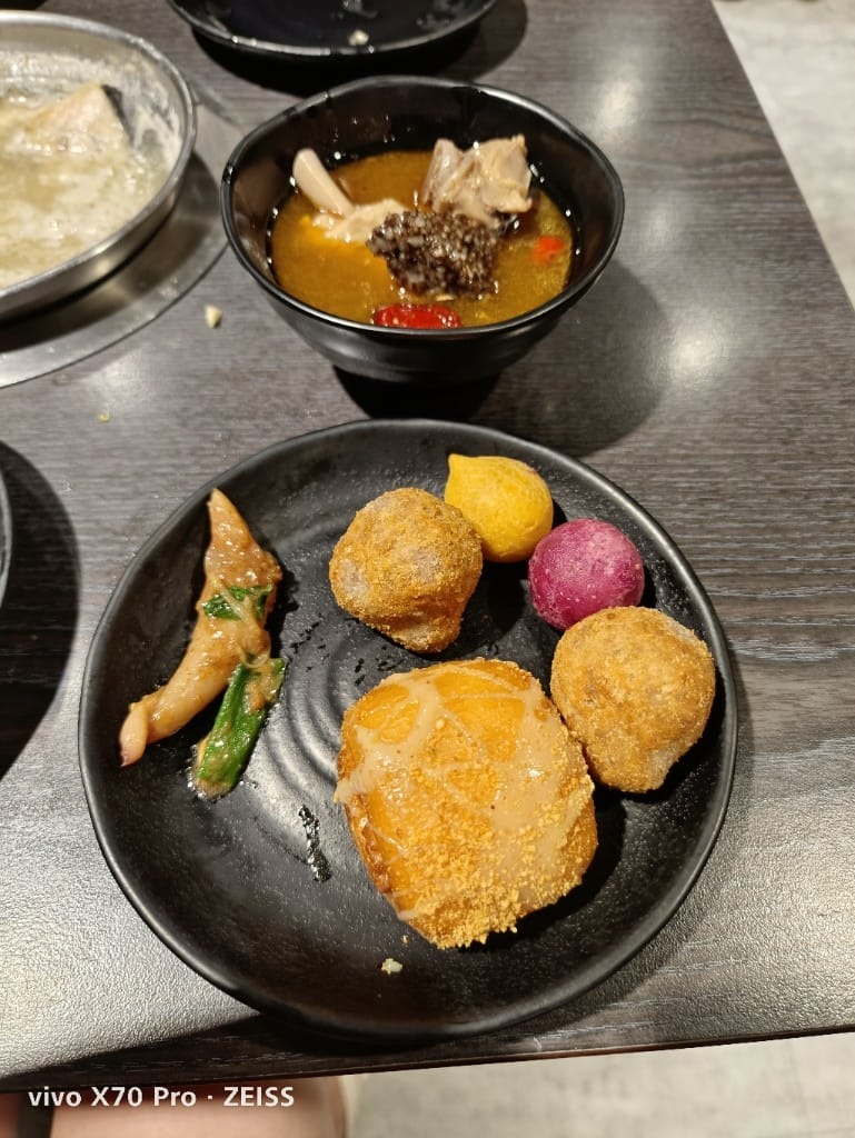 【台北美食】 新千葉火鍋，平假日一樣價位的佛心店家