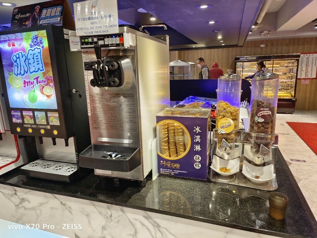 【台北美食】 新千葉火鍋，平假日一樣價位的佛心店家