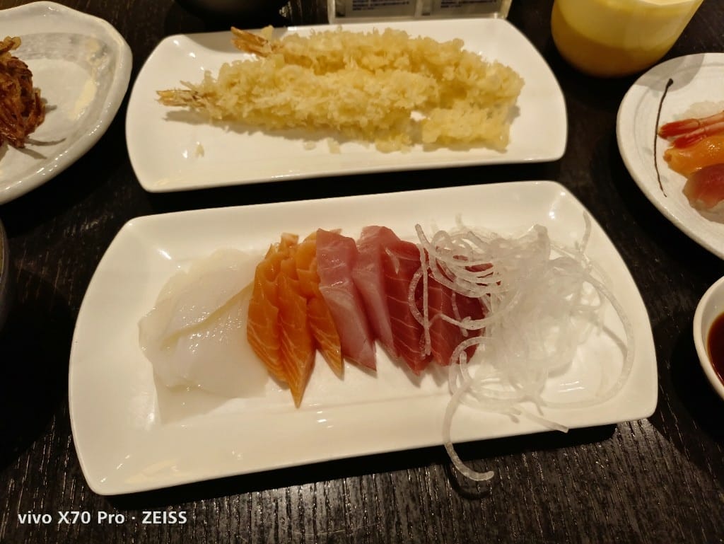 【台北美食】 寒舍艾美探索廚房，鱈場蟹腳吃到飽還有完美的甜點櫃！