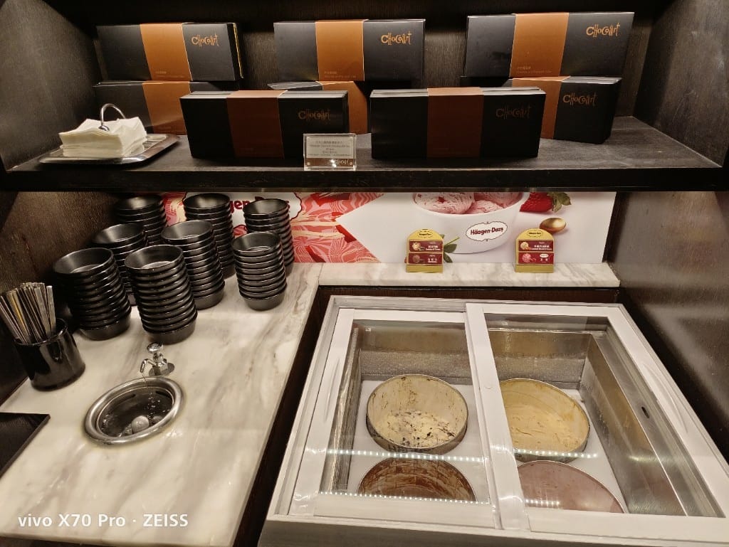 【台北美食】 寒舍艾美探索廚房，鱈場蟹腳吃到飽還有完美的甜點櫃！