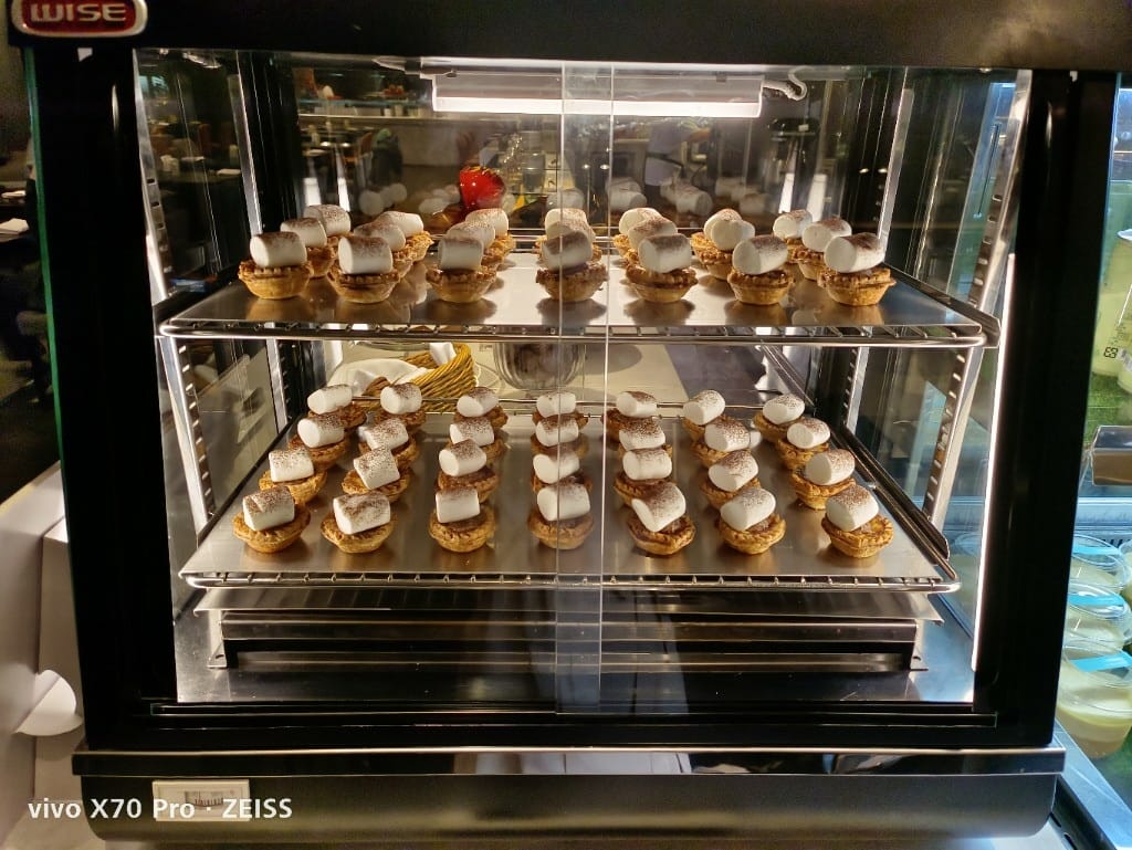 【台北美食】 寒舍艾美探索廚房，鱈場蟹腳吃到飽還有完美的甜點櫃！