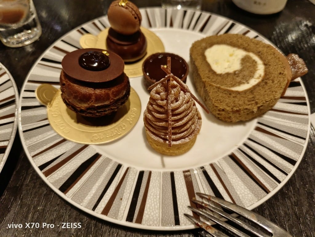 【台北美食】 寒舍艾美探索廚房，鱈場蟹腳吃到飽還有完美的甜點櫃！